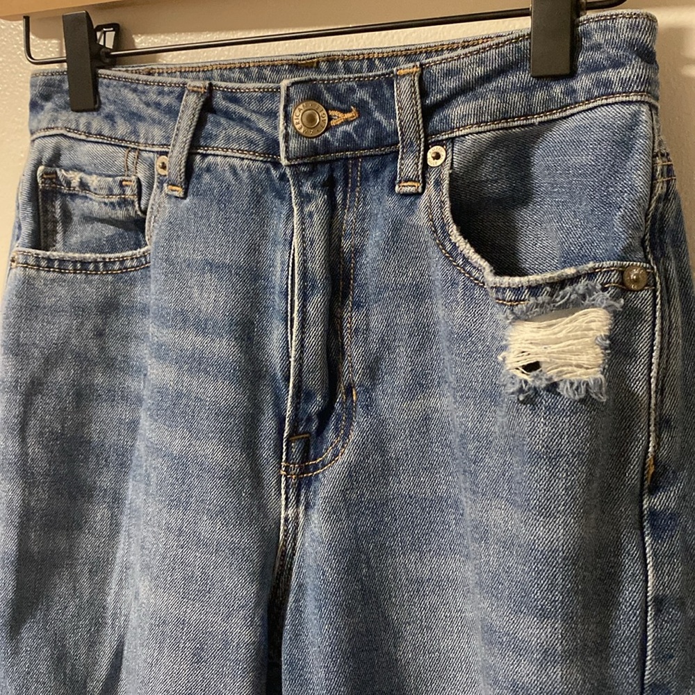 American Eagle Light Wash Distressed Mom Jeans (2 Regular) - Picture 6 of 9